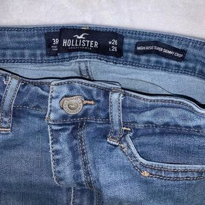 Hollister Medium Wash Ripped Jeggings
